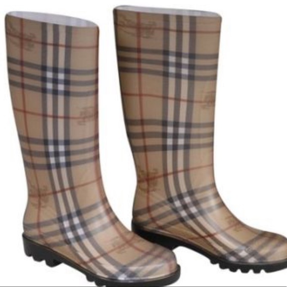 Burberry Shoes - BURBERRY Rain boots- classic Authentic